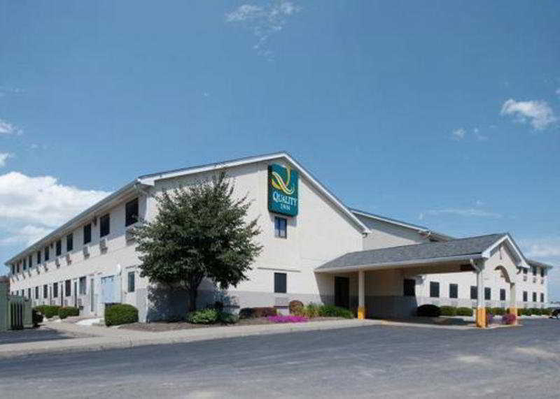 Clarion Pointe Indianapolis Northeast Hotel Castleton Exterior photo