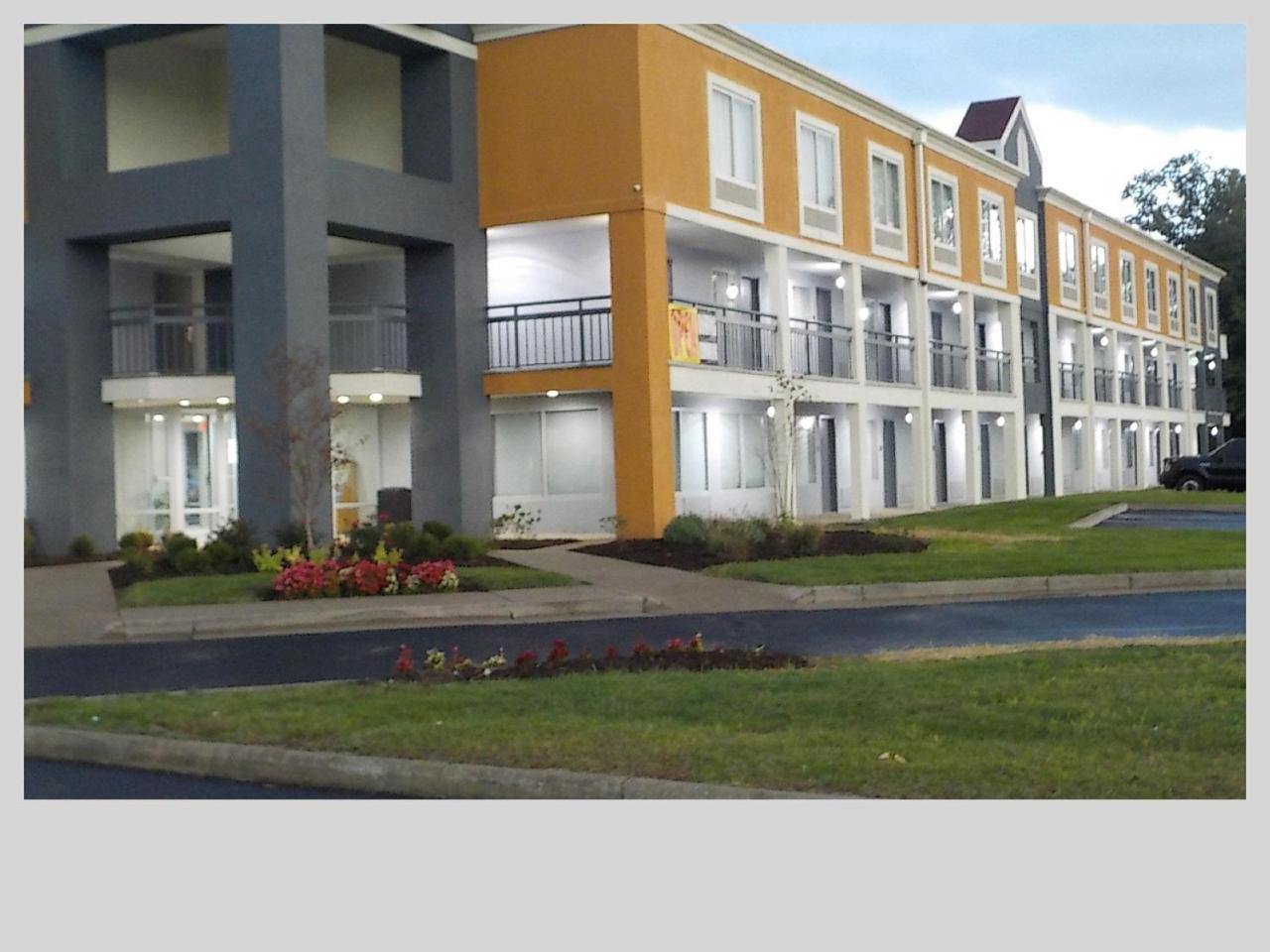 Clarion Pointe Indianapolis Northeast Hotel Castleton Exterior photo